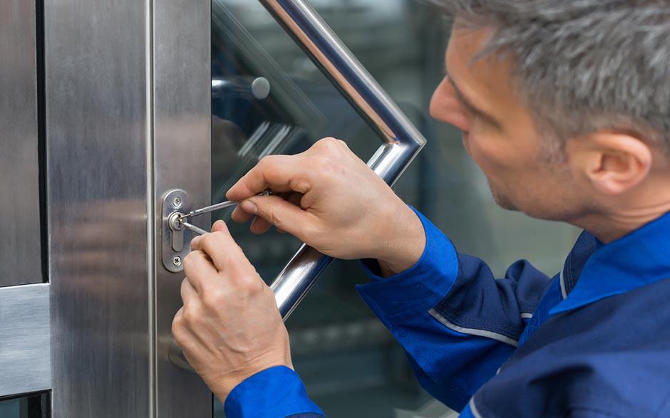 dresse un devis serrurier Issy-les-Moulineaux